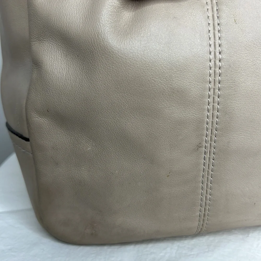 Coach tan purse with color signature scarf - Picture 4 of 11